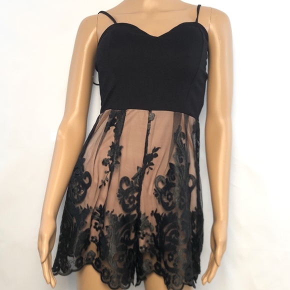 CHARLOTTE RUSEL LACE ROMPER SIZE S - Picture 1 of 6